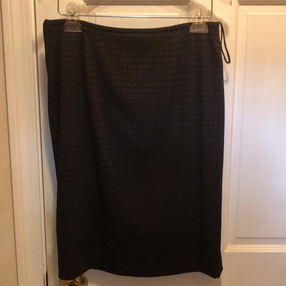 Tahari by Arthur Levine petite skirt suit, size 8P - Picture 4 of 11